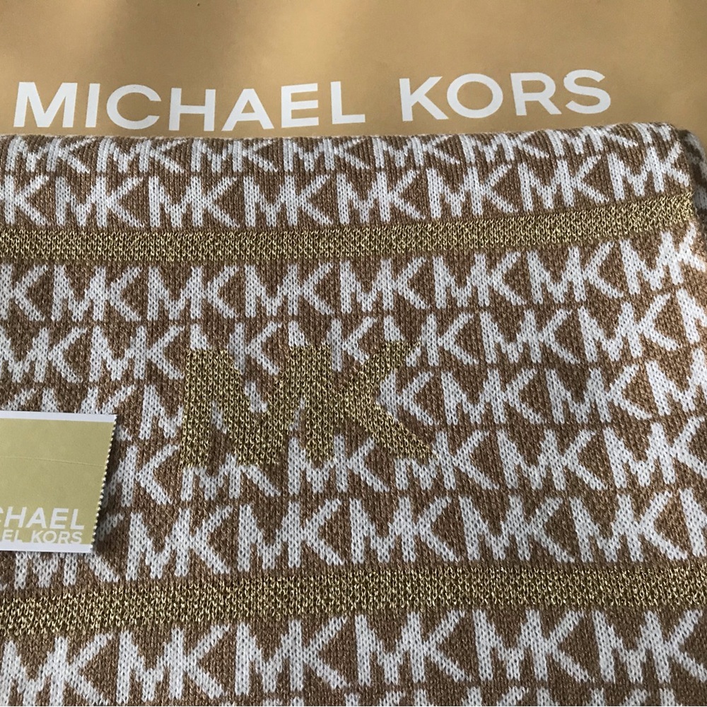 ✨ BNWT Michael Kors hat and scarf set ✨ - Picture 5 of 7